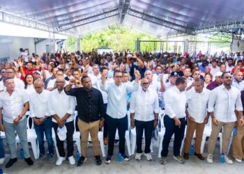 David es el hombre que más se parece a Abinader», dice senador de Bahoruco tras oficializar su integración al proyecto del ministro de Turismo